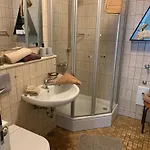 Halvar Apartman *